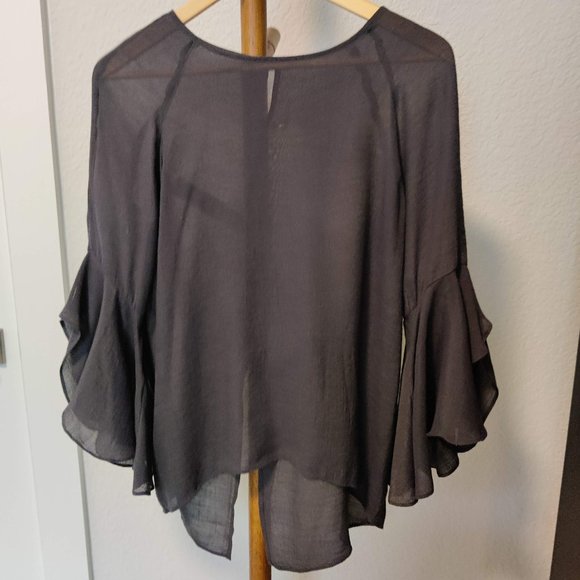 Vince Camuto Women's Flutter Sleeve Blouse - Picture 1 of 3